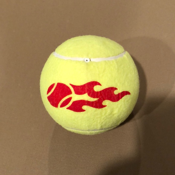 Extra large wilson us open tennis ball - Picture 3 of 5